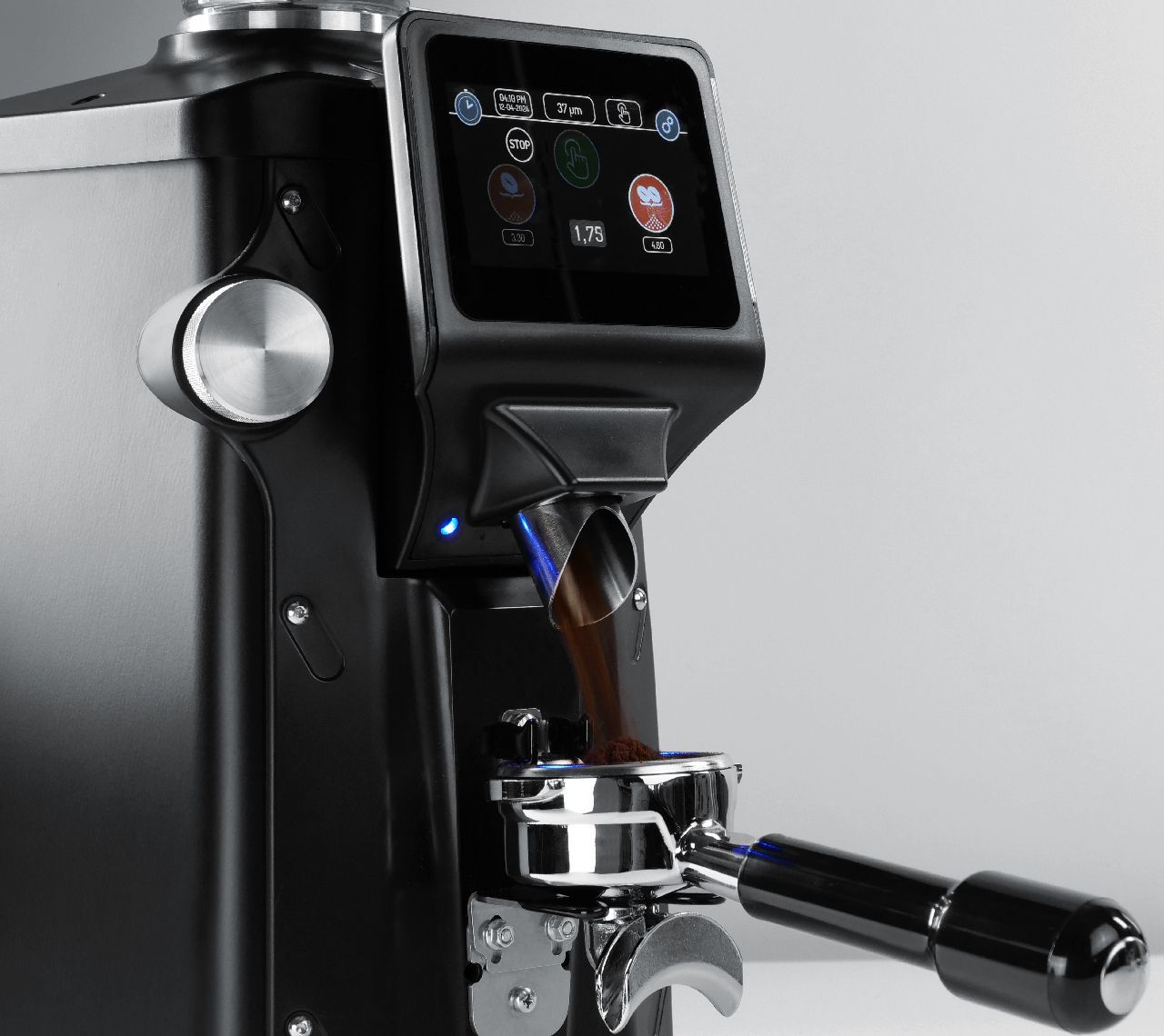 Alpha coffee grinder by Quamar